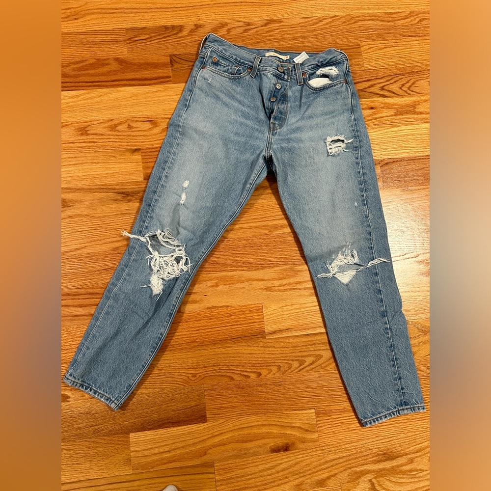 Size 29 Levi’s wedgie jeans